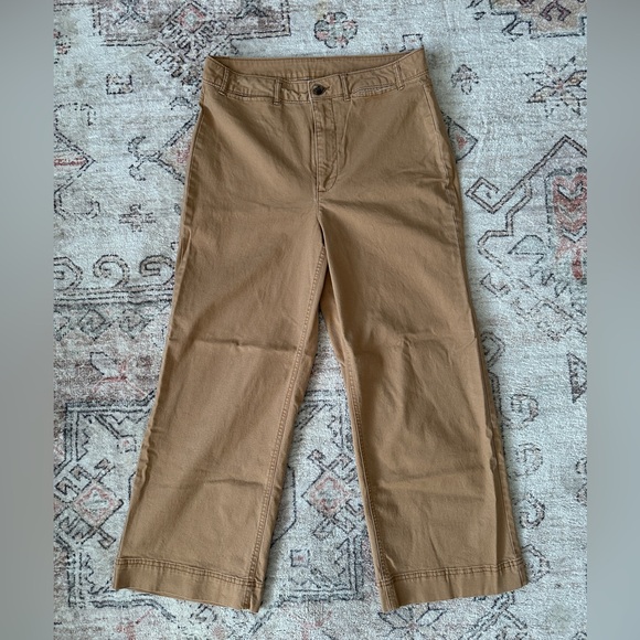 Old Navy High-Waisted Cropped Chino Wide Leg Pants in Camel, size 10 - Picture 4 of 8